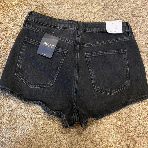 Forever 21 Pants - *LAST CHANCE* NWT. FOREVER 21 BLACK MOM SHORTS